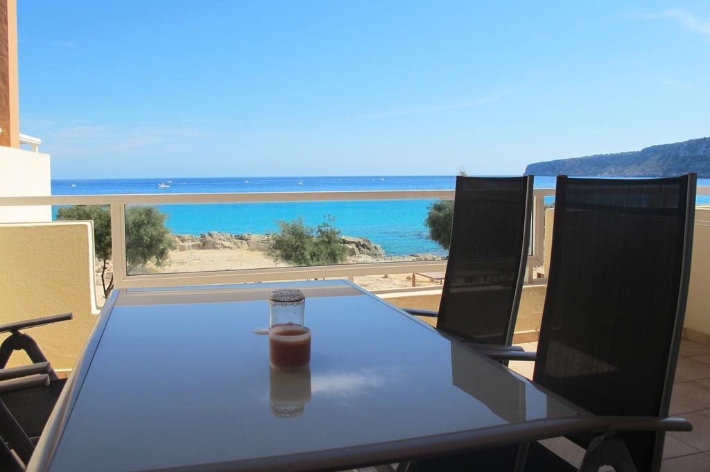 Astbury Apartments Ses Basses Es Calo  Bagian luar foto