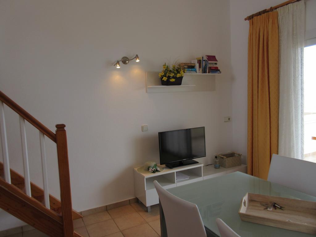 Astbury Apartments Ses Basses Es Calo  Bagian luar foto